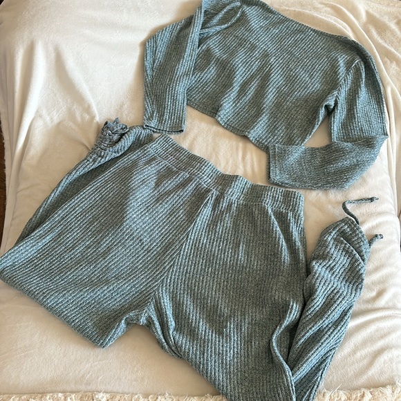 Women’s Kohls  SO Loungewear Top & Bottom NOTE: Top/size XL & Bottom/ size L - Picture 7 of 11